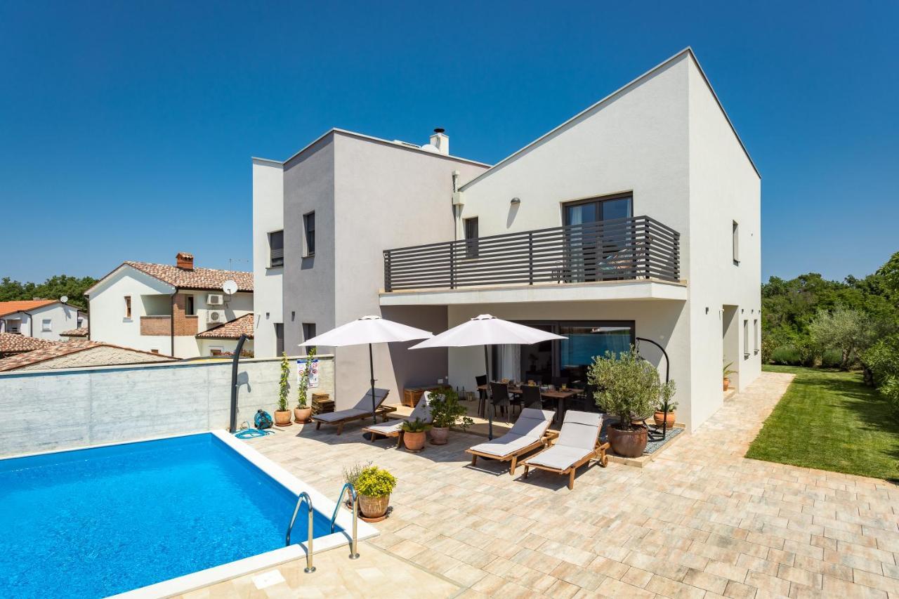 Villa Leonardo Vrznaveri ภายนอก รูปภาพ